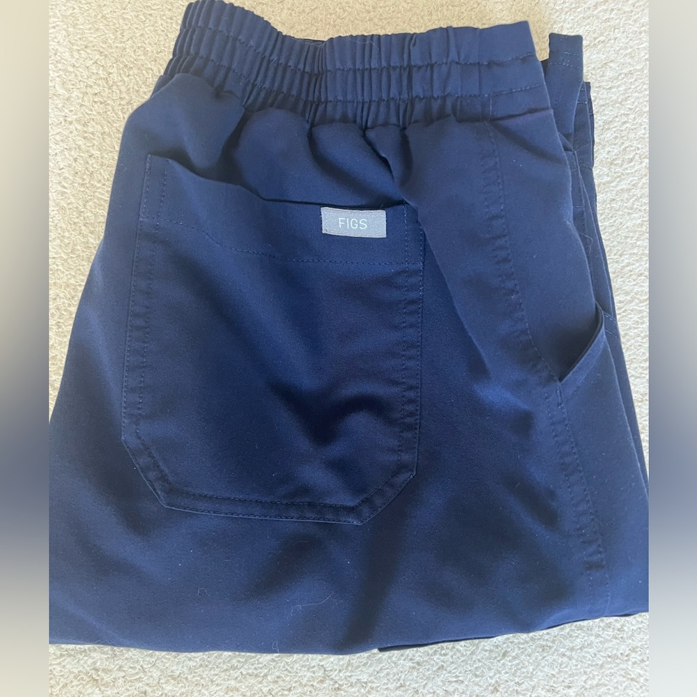 FIGS scrubs straight leg - Petite